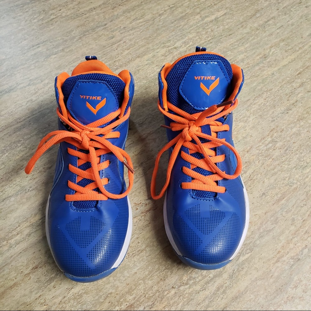 Vitike basketball sneakers